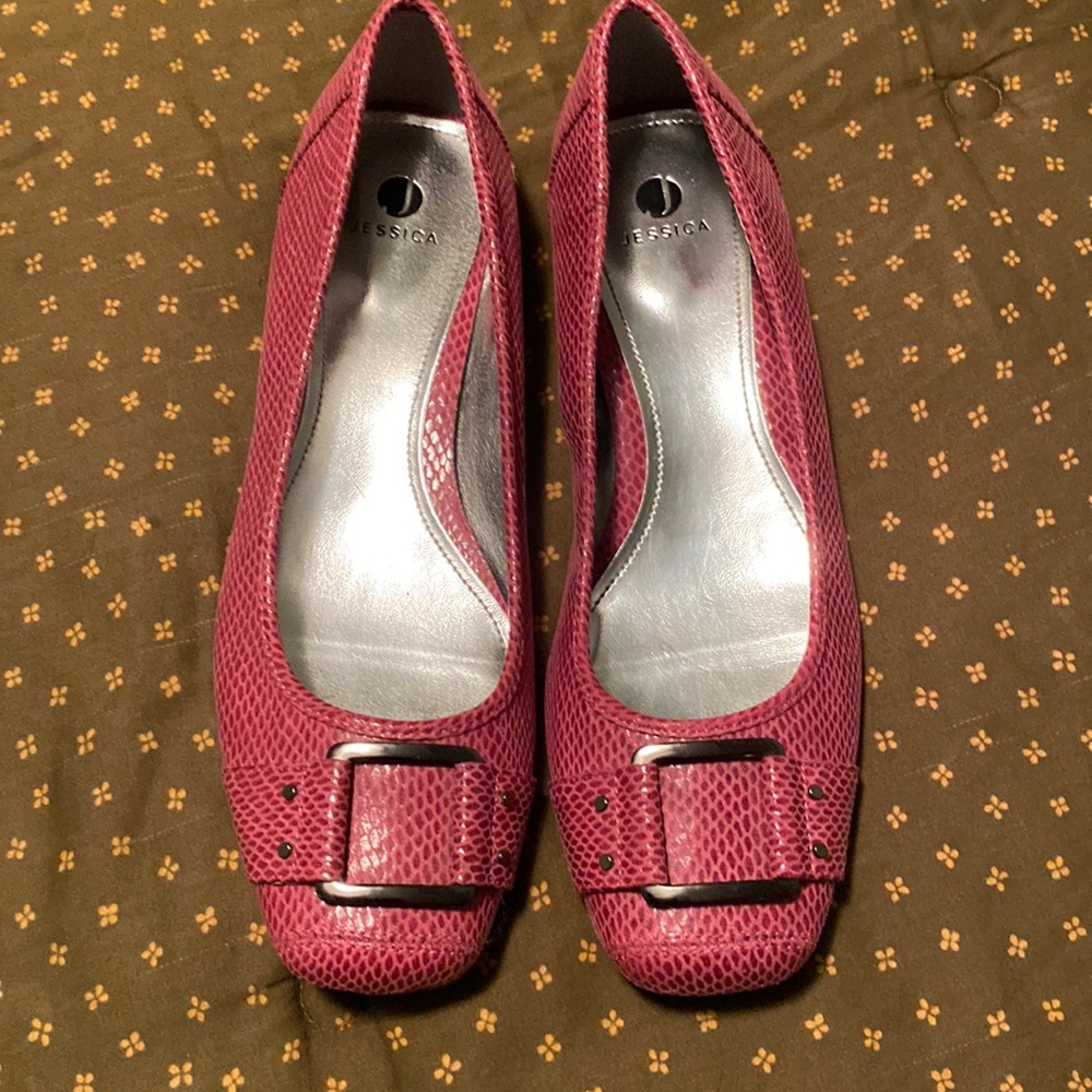New without Tags. Jessica Flats in Faux Pink Snakeskin, Gunmetal Trim Size 10M.
